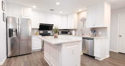 4-Bedroom 2.5-bath Villa Near UTSA Six Flags and Sea World