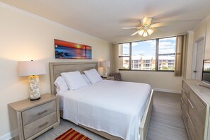 2 bedrooms, WiFi, bed sheets - Water View Condo on The Paradise of Siesta Key! (Sarasota)