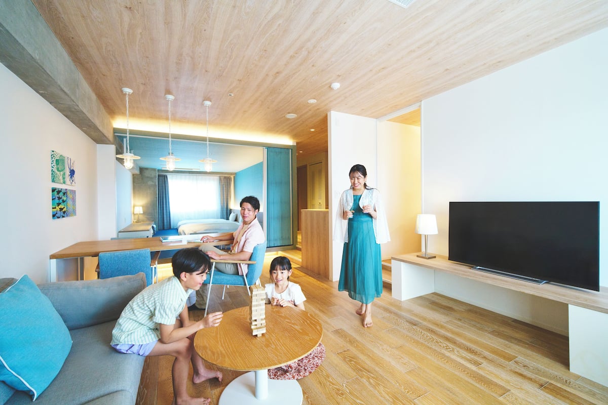 ห้องคอมฟอร์ทสำหรับสี่ท่าน, ปลอดบุหรี่ | ตู้นิรภัยในห้องพัก, โต๊ะทำงาน, พื้นที่ทำงานแบบใช้แล็ปท็อป, ผ้าม่านกันแสง
