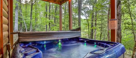 Tina de hidromasaje al aire libre