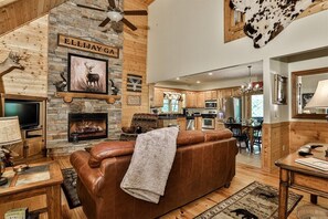 Smart TV, fireplace - Dellinger Retreat On The River | Ellijay, GA (Ellijay)
