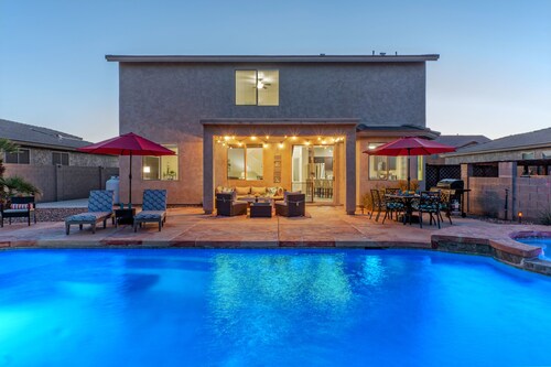 San Tan Valley: Ideal for Golfers/Hikers/Bikers, Pvt Htd POOL, Spa, Covered Patio, 2 Bikes