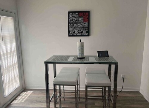 Cozy Condo Post Op Friendly 😁