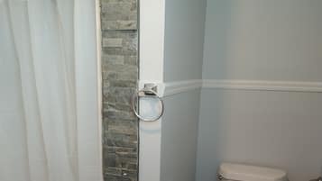 Luxury Room | Bathroom
