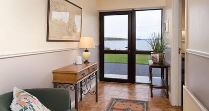 Cottage 431 - Oughterard - sleeps 6 guests in 4 bedrooms