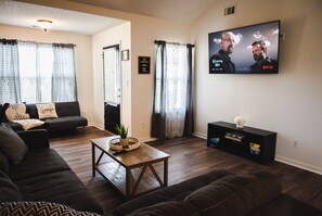 Smart TV - Best Location Centerville /Warner Robins/ 3 Bed 2 Bath (Centerville)