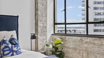 Deluxe Apartment | 2 bedrooms, laptop workspace, iron/ironing board, cots/infant beds