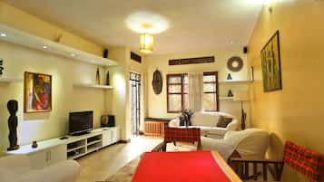 TV, fireplace, stereo