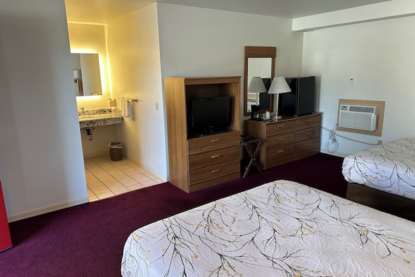 Basic Double Room | Individually furnished, free WiFi, bed sheets