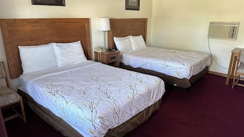 Basic Double Room | Living area | 32-inch flat-screen TV with cable channels, TV