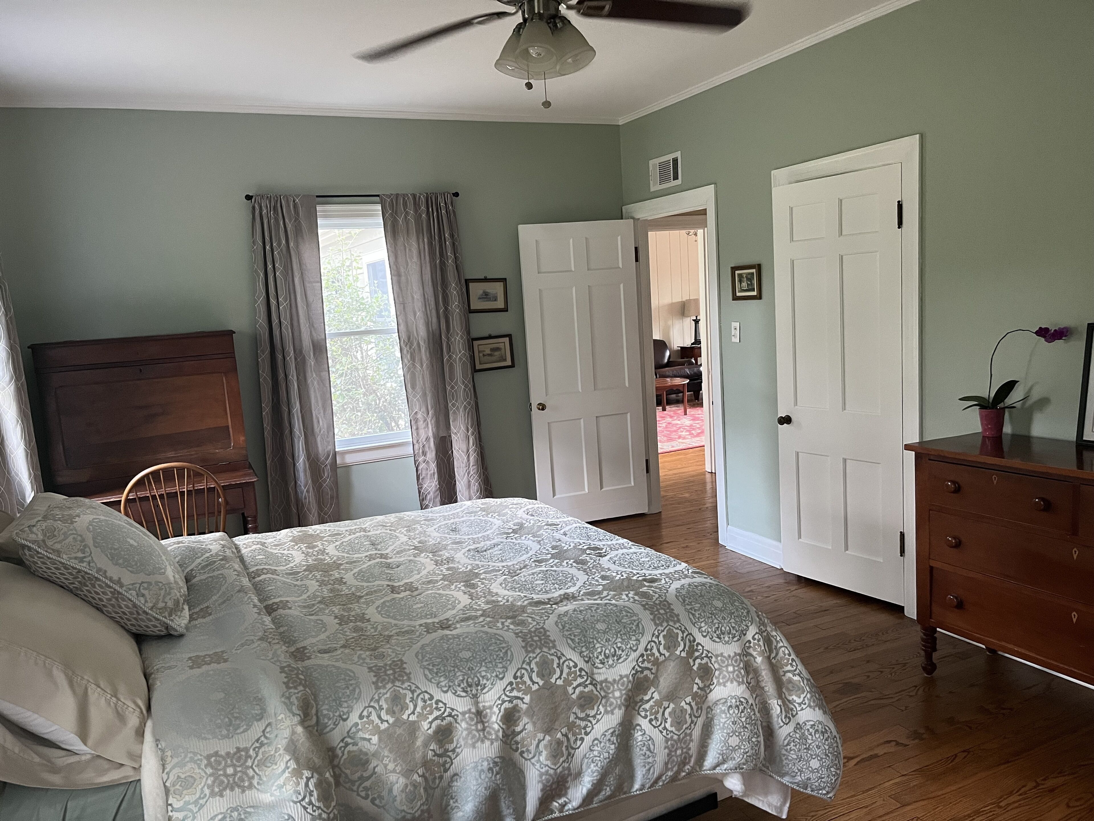 2 quartos, ferros/tábuas de passar roupa, Wi-Fi, roupa de cama