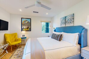 4 bedrooms, iron/ironing board, WiFi, bed sheets