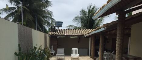 حمّام سباحة خارجي