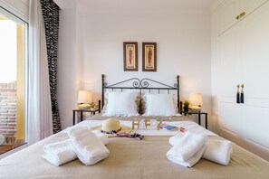 2 chambres, fer et planche à repasser, Wi-Fi gratuit, draps fournis