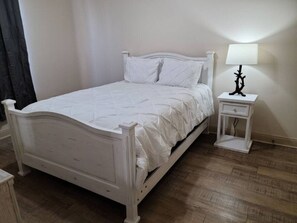 2 chambres, fer et planche à repasser, lit parapluie, Wi-Fi gratuit