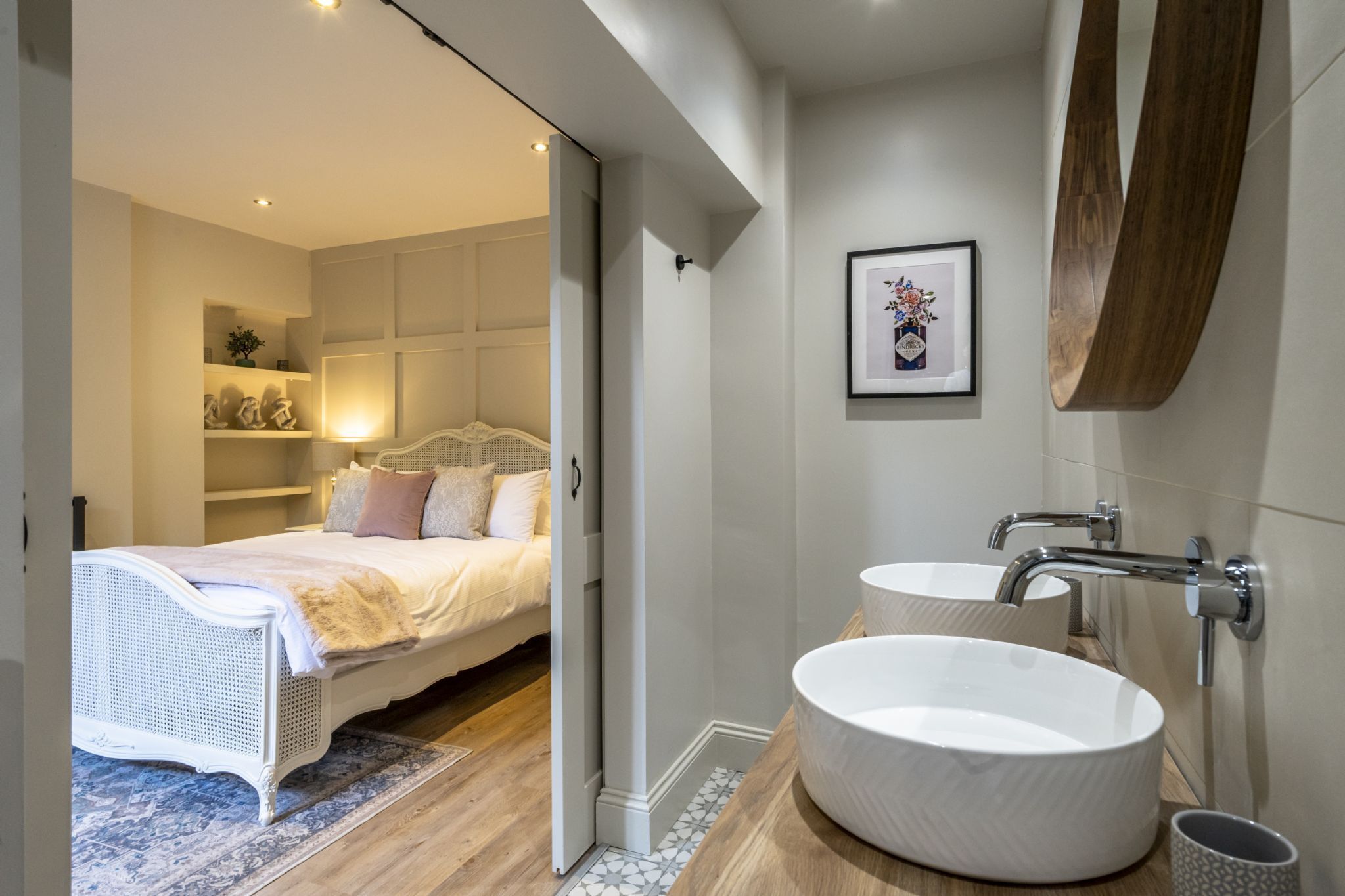 1 habitación, tabla de planchar con plancha y wifi 