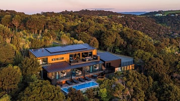 Luxury Villa | 5 bedrooms, premium bedding, pillow-top beds, individually decorated