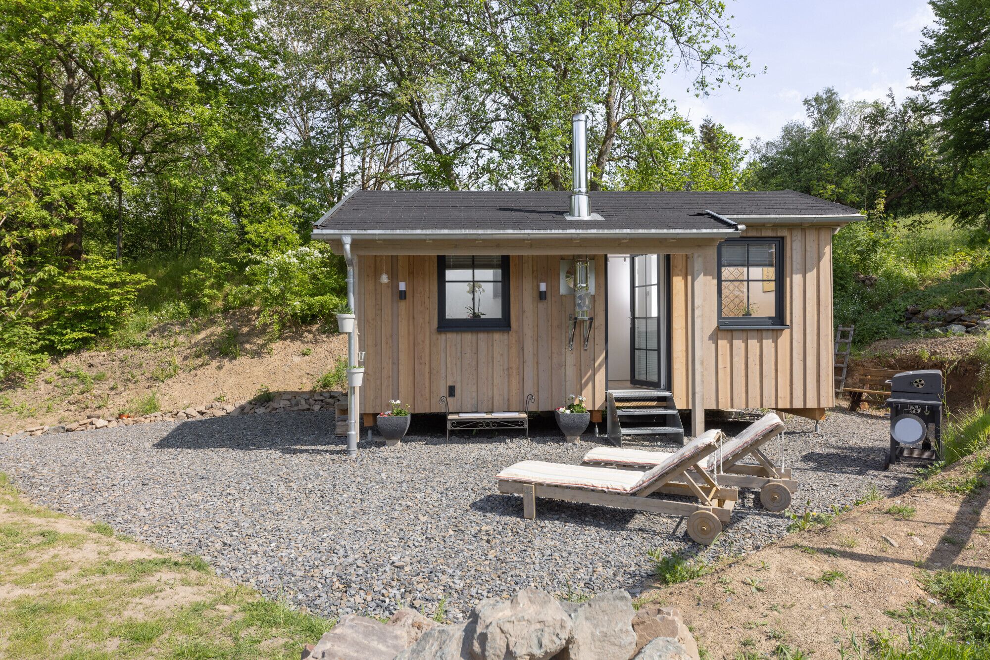 Tinyhouse am "km8komma2" (Bad Berleburg) --Außenansicht
