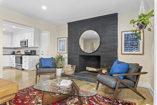 5BR Mountainside Home w/ Views - Near SLC, Park City & Lagoon