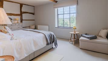 7 bedrooms, iron/ironing board, travel cot, free WiFi