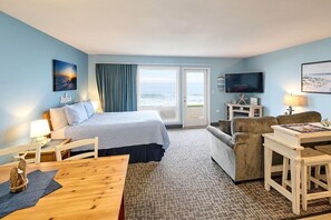 Iron/ironing board, WiFi, bed sheets - Accessible Oceanfront Studio With Kitchen & Pool (Lincoln City)