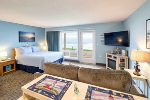 1 bedroom, iron/ironing board, WiFi - Oceanfront Studio - Sleeps 4 - Ground Floor - Pool and Hot Tub! (Lincoln City)