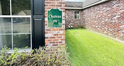 Chateau 16, spacious townhouse in Tickfaw, LA