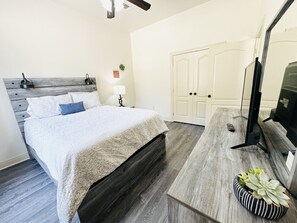2 bedrooms, iron/ironing board, travel cot, free WiFi - Chateau 16, spacious townhouse in Tickfaw, LA (Tickfaw)