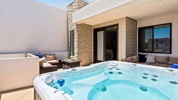 Townhome, 4 Bedrooms | Outdoor spa tub