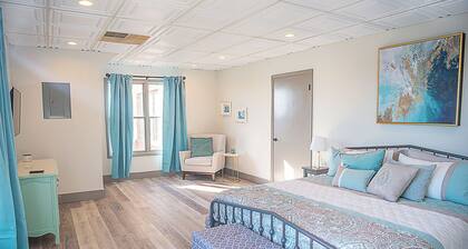 The Masterson Tower: Spacious, Modern Stay