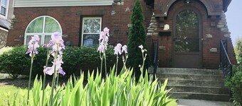 Cozy Retreat @ The Sweet Iris