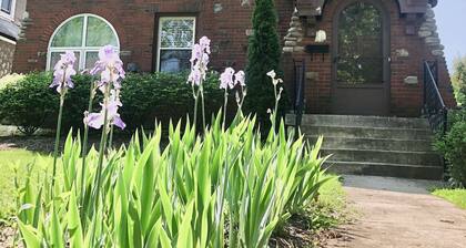 Cozy Retreat @ The Sweet Iris