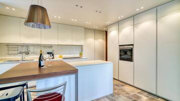 Family Villa, 3 Bedrooms (Villa Bella Elena Private Swimming) | Private kitchen | Fridge, microwave, oven, stovetop