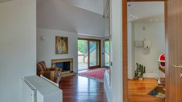 Family Villa, Multiple Bedrooms (Villa Bella Elena Private Swimming) | Interior