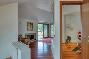 Family Villa, Multiple Bedrooms (Villa Bella Elena Private Swimming) | Interior