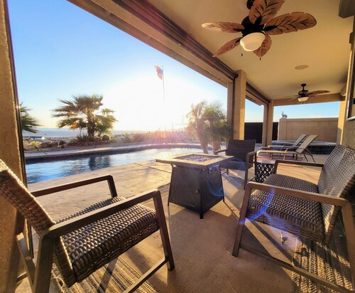 "Hacienda Hangout"~ 5⭐RETREAT ~ PETS OK 🐾  VIEWS - POOL - SPA - BORDERS BLM 