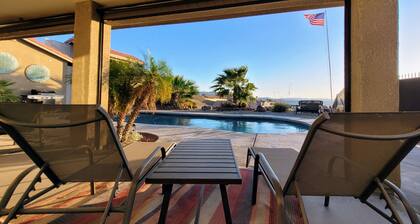 "Hacienda Hangout"~ 5⭐RETREAT ~ PETS OK 🐾  VIEWS - POOL - SPA - BORDERS BLM