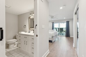 Combined shower/bathtub, hair dryer, towels - Riverfront condo, Screen porch - Short walk across bridge to beach, shops, and restaurants! (Folly Beach)