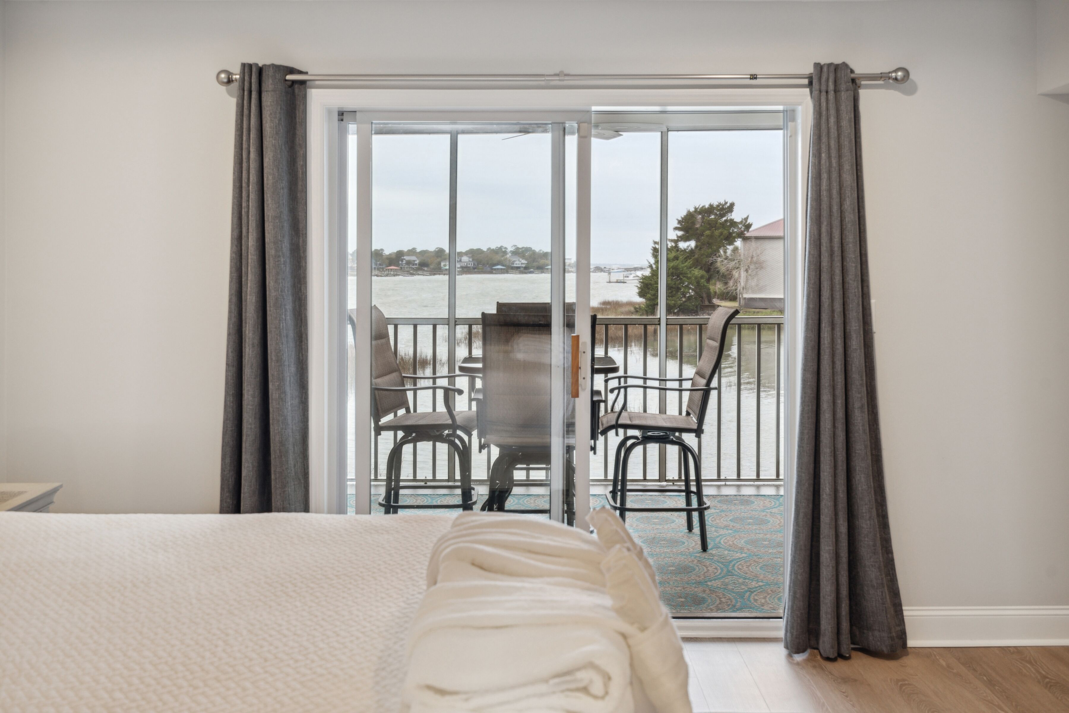 3 soverom, strykejern/-brett, wi-fi (inkludert) og sengetøy