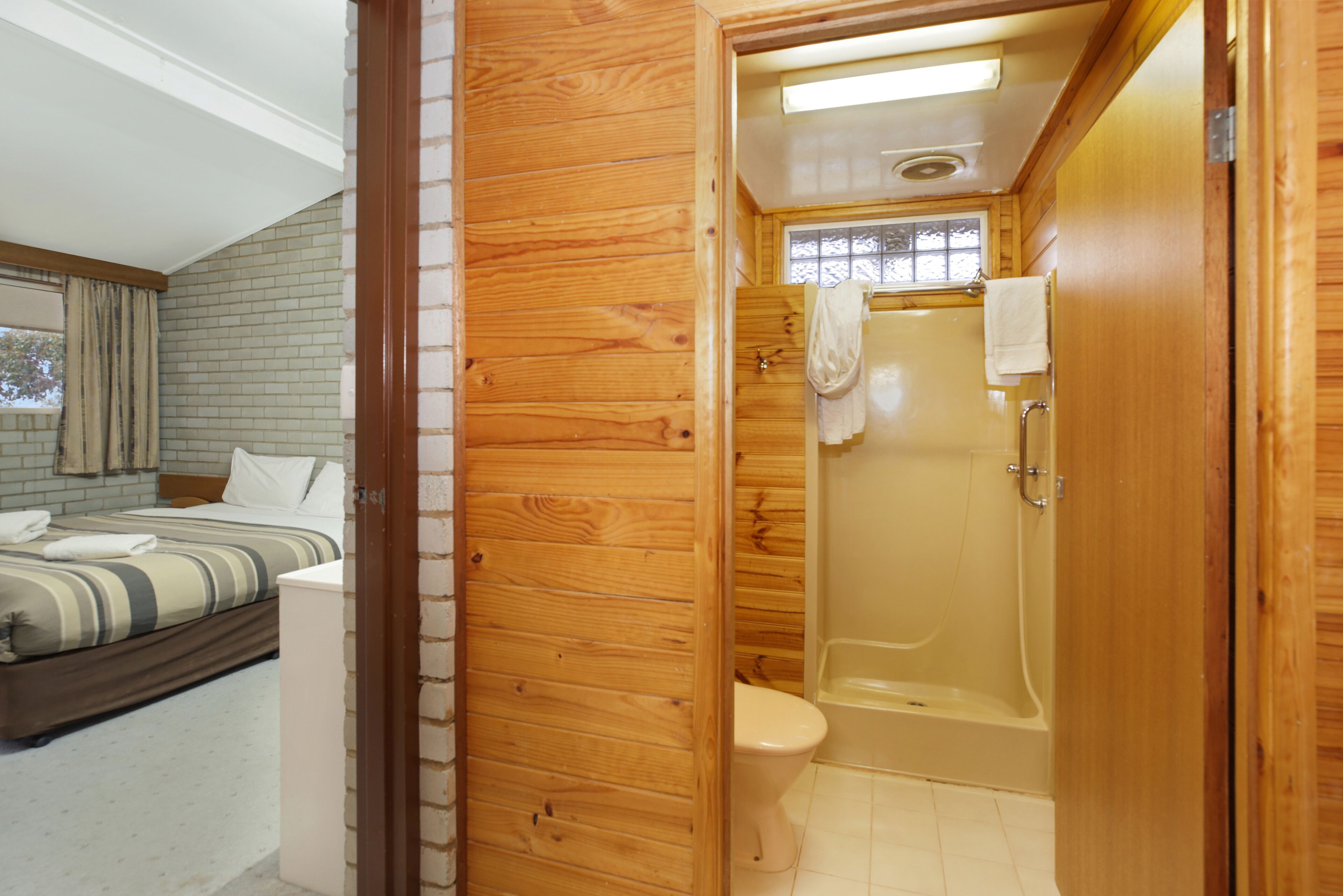 Standard Double Room, Non Smoking | Bathroom