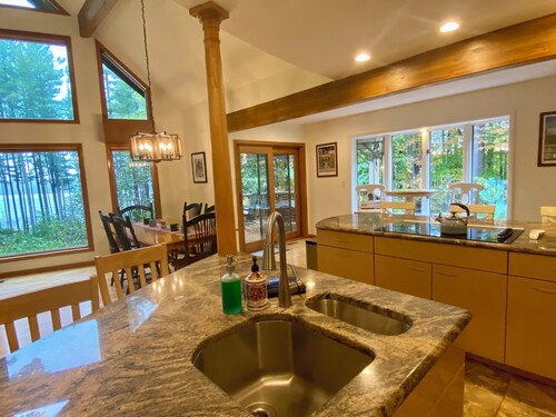 Lake View Berkshires Retreat - Private & Minutes to Lenox