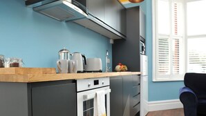 Freezer - An apartment that sleeps 2 guests  in 1 bedroom (Cheltenham)