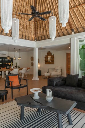 ดีลักซ์วิลล่า | บริเวณนั่งเล่น