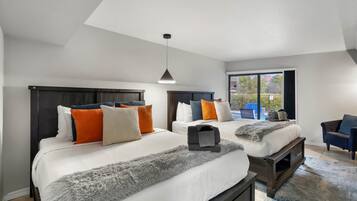 4 makuuhuonetta, työpöytä, vauvan matkasänky, ilmainen Wi-Fi