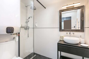 تجهيزات دش، مجففات شعر، مناشف