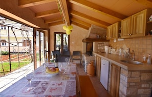 Kühlschrank, Ofen, Herdplatte, Geschirrspüler