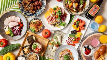 Daily buffet breakfast for a fee