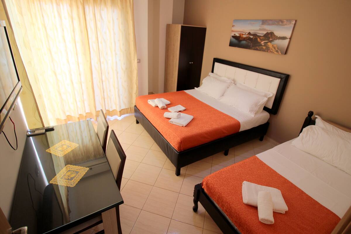 Free WiFi, bed sheets