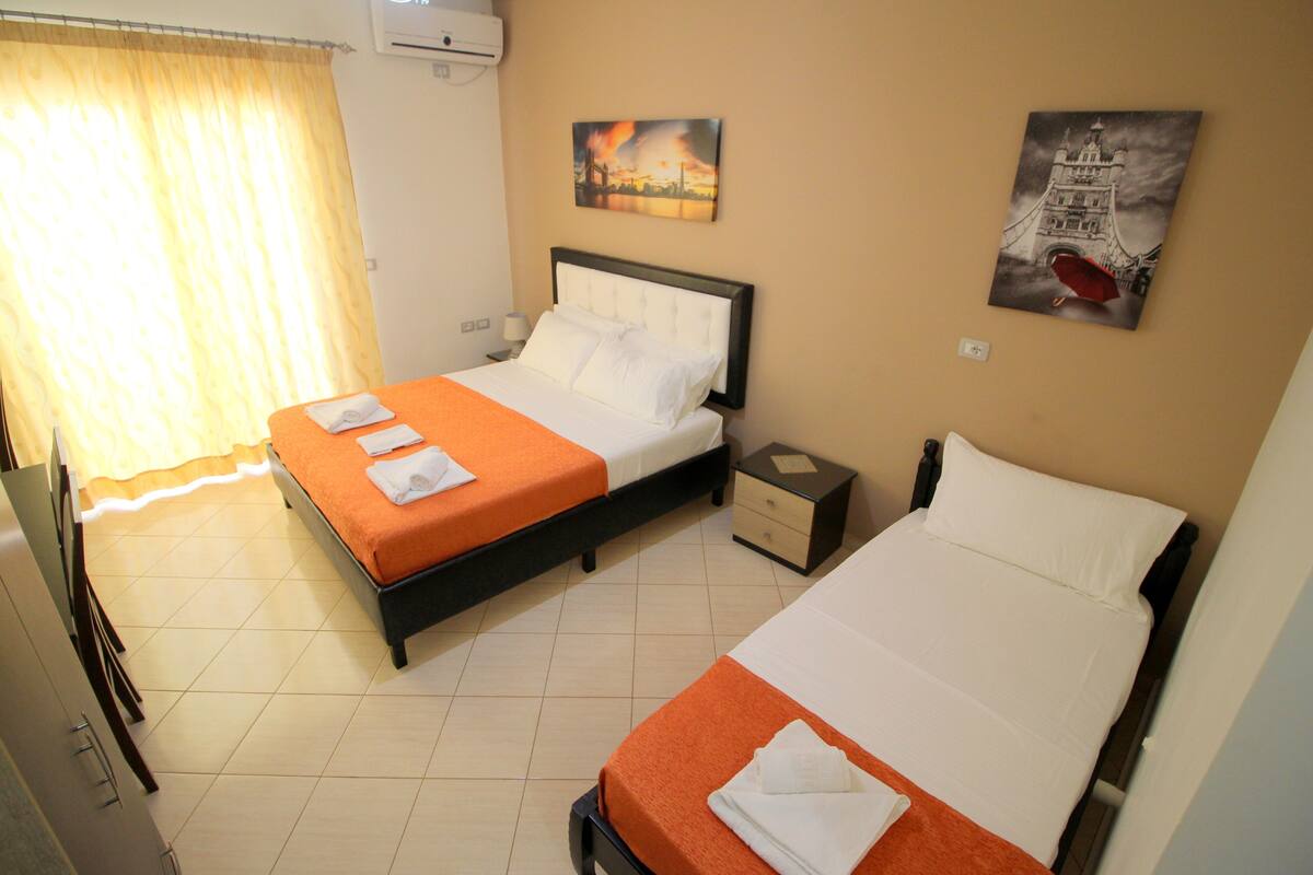 Free WiFi, bed sheets
