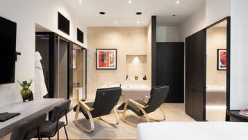 Deluxe Open Suite con Spa | Minibaari, tallelokero huoneessa, yksilöllisesti sisustettu